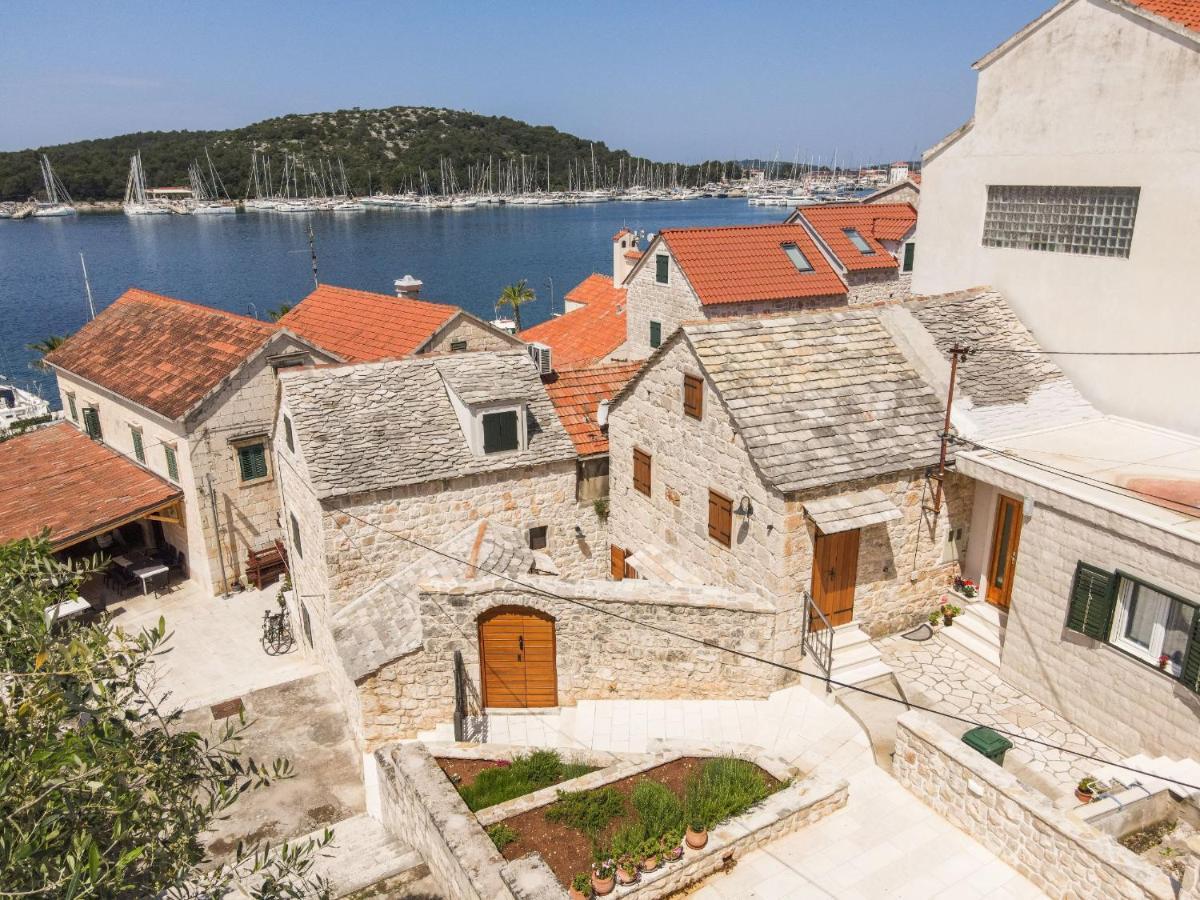 Apartments Mediteraneo Rogoznica 로고즈니차 외부 사진