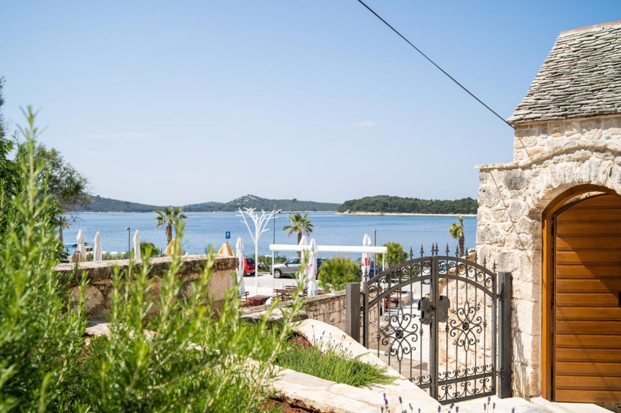 Apartments Mediteraneo Rogoznica 로고즈니차 외부 사진