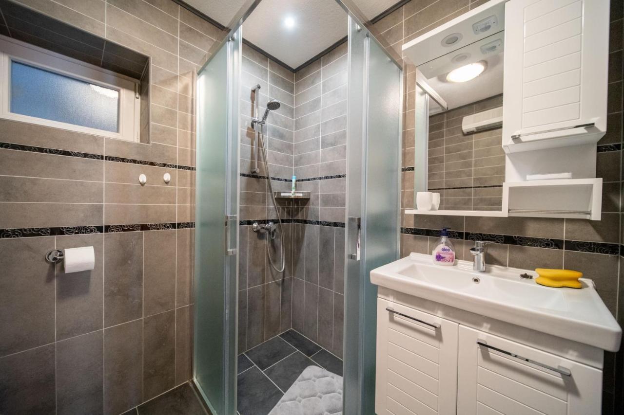 Apartments Mediteraneo Rogoznica 로고즈니차 외부 사진